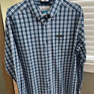Men’s Large Columbia Shirts.